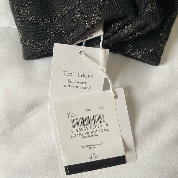 Coach Signature Knit Tech Gloves - Picture 3 of 4